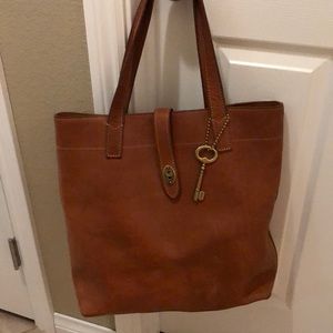 Fossil tote!